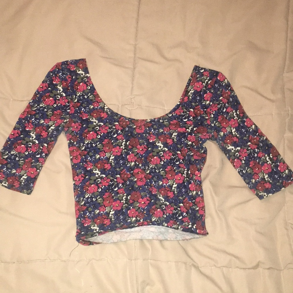 Cute hollister crop top